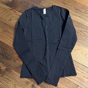 ALO Yoga Airbrush Winter Warm Nocturn Long Sleeve Size M NWOT